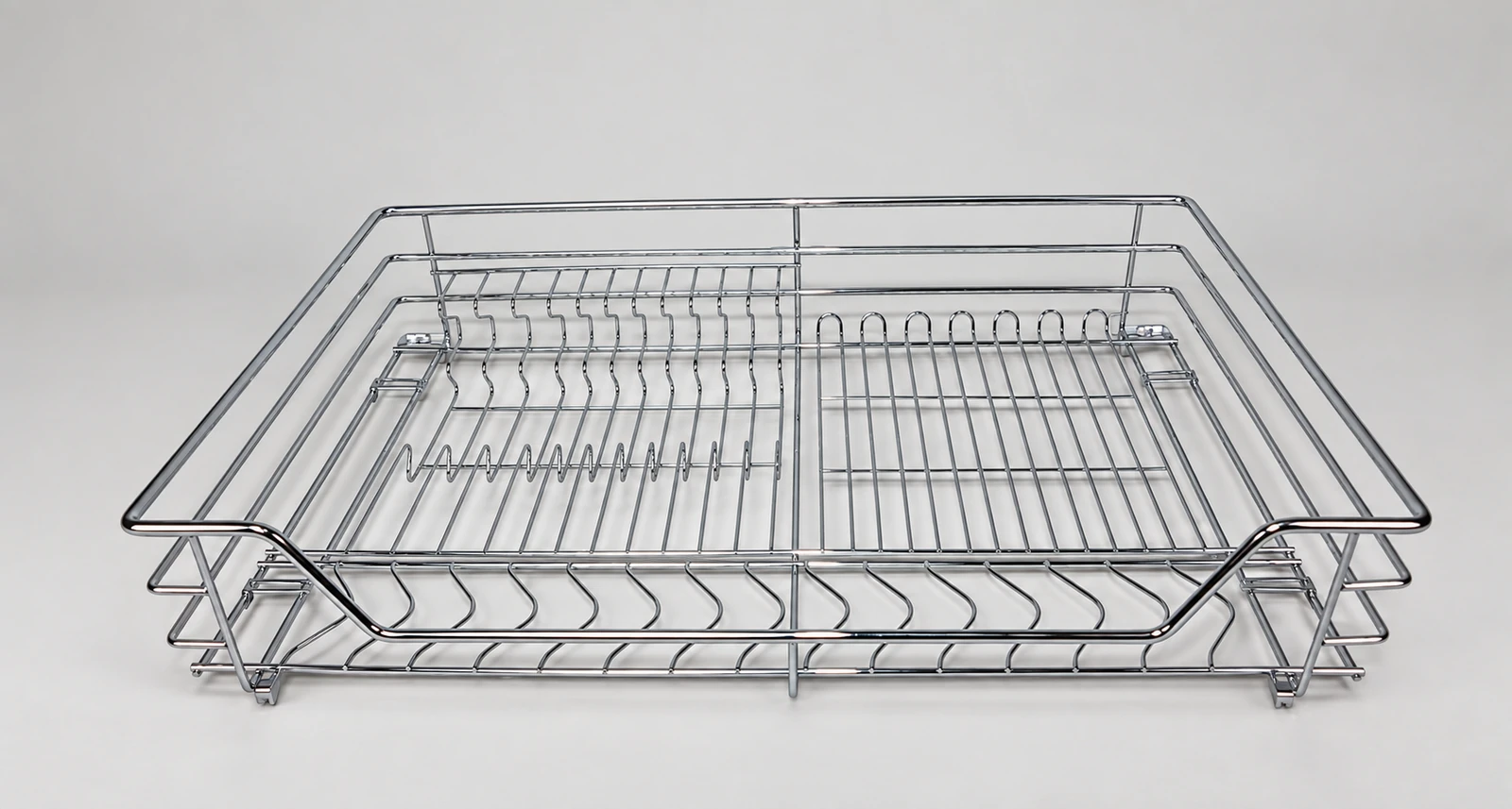 Pull-out cabinet basket with plate and bowl support sections